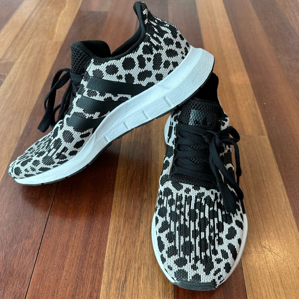 adidas Originals Women's Swift Run Shoes Grey/Black Leopard Print 8.5